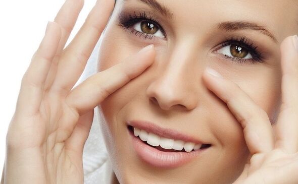 samo-masaža kože oko očiju za podmlađivanje